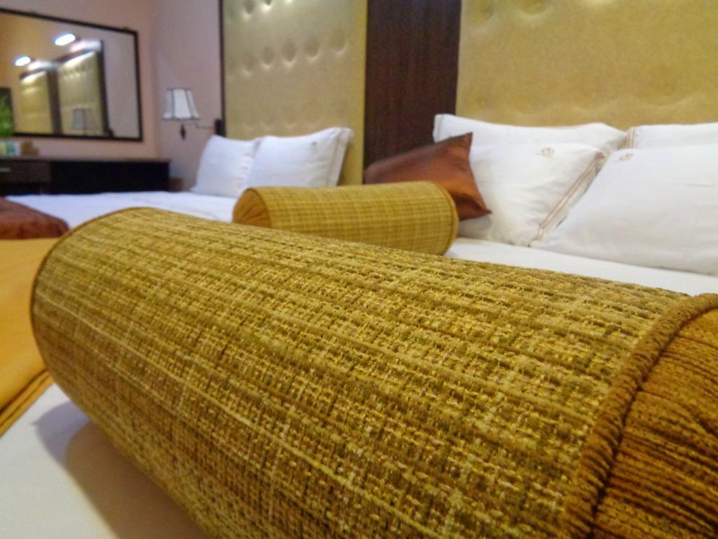 The Queensburry City Hotel Nuwara Eliya Exteriér fotografie