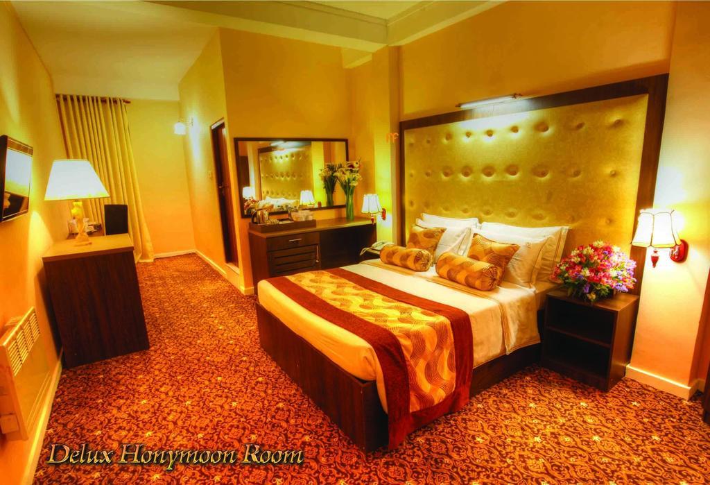 The Queensburry City Hotel Nuwara Eliya Exteriér fotografie