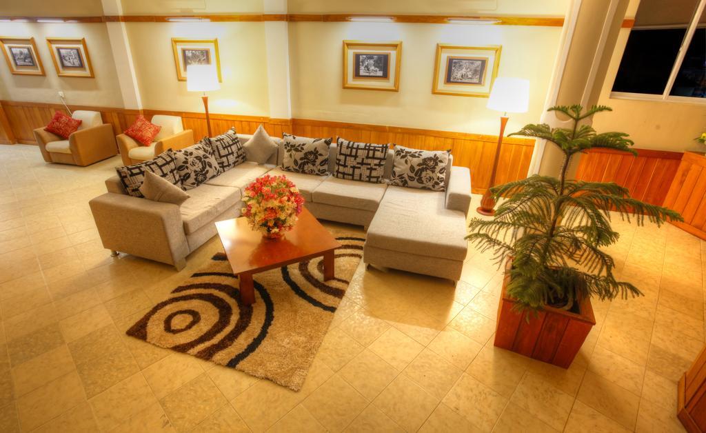 The Queensburry City Hotel Nuwara Eliya Exteriér fotografie