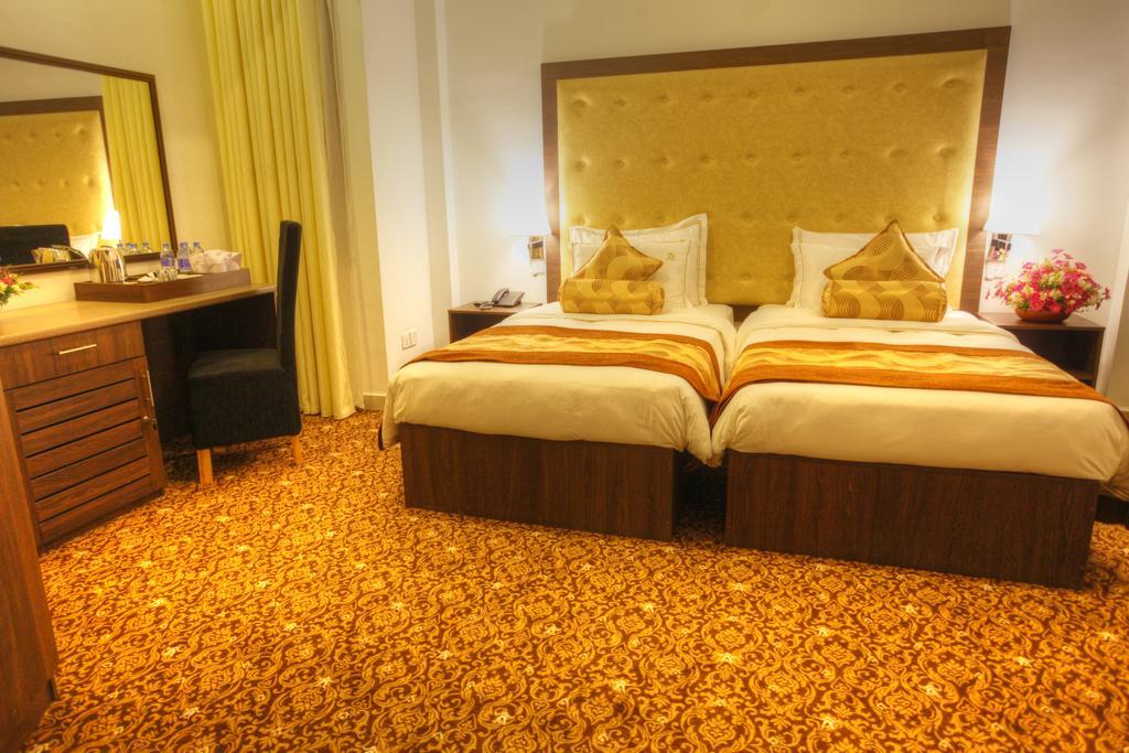 The Queensburry City Hotel Nuwara Eliya Exteriér fotografie