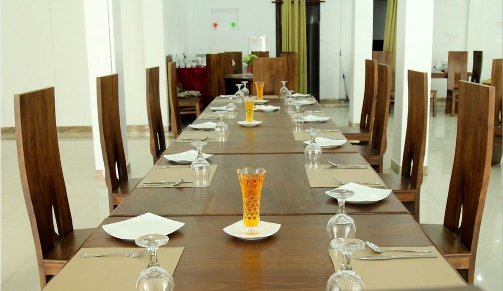 The Queensburry City Hotel Nuwara Eliya Exteriér fotografie