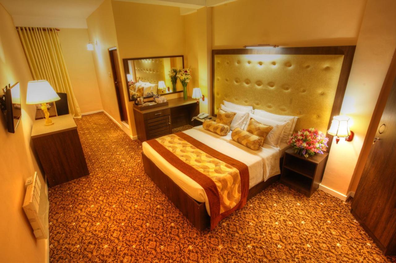 The Queensburry City Hotel Nuwara Eliya Exteriér fotografie